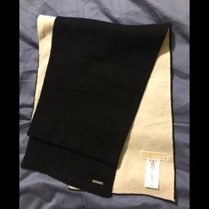 Michael Kors Black/Beige Wool Scarf